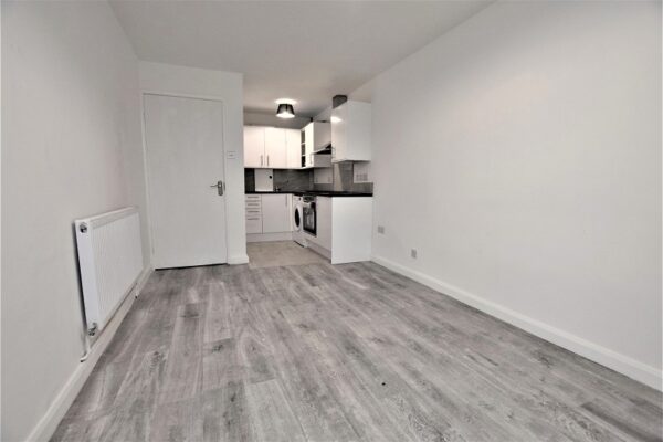 Aidan Close, Dagenham, Essex. RM8 3LE