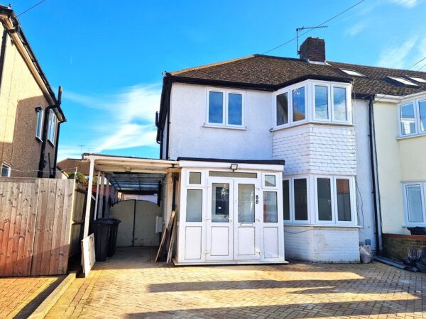 Cheriton Avenue, Clayhall IG5 0QL