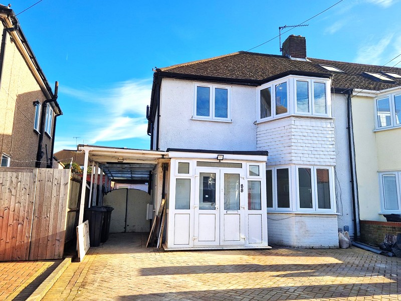 Cheriton Avenue, Clayhall IG5 0QL