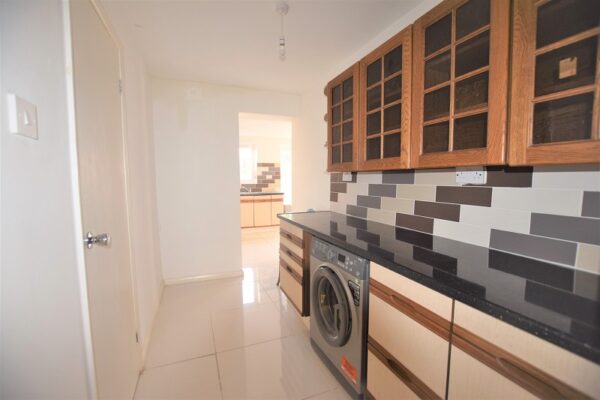 Freshwell Avenue, Chadwell Heath RM6 5DR