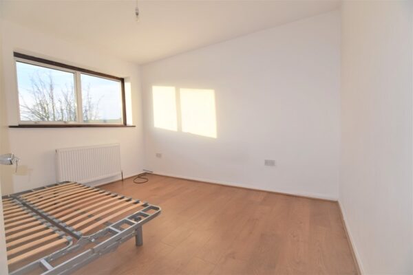 Freshwell Avenue, Chadwell Heath RM6 5DR