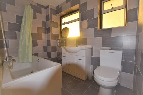 Freshwell Avenue, Chadwell Heath RM6 5DR