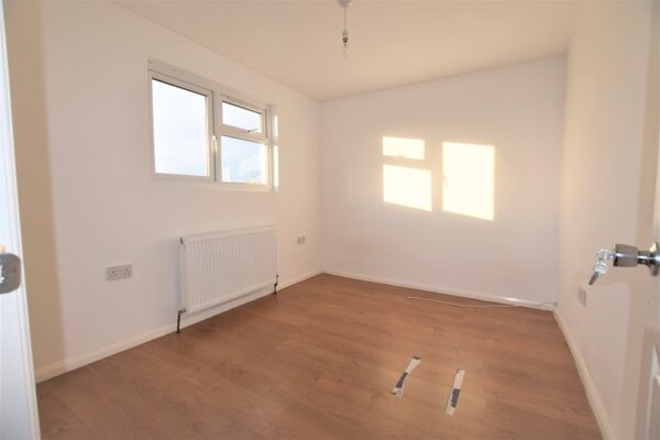 Freshwell Avenue, Chadwell Heath RM6 5DR