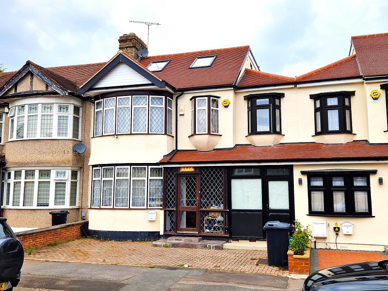 Fairlop Road, Barkingside IG6 2EN