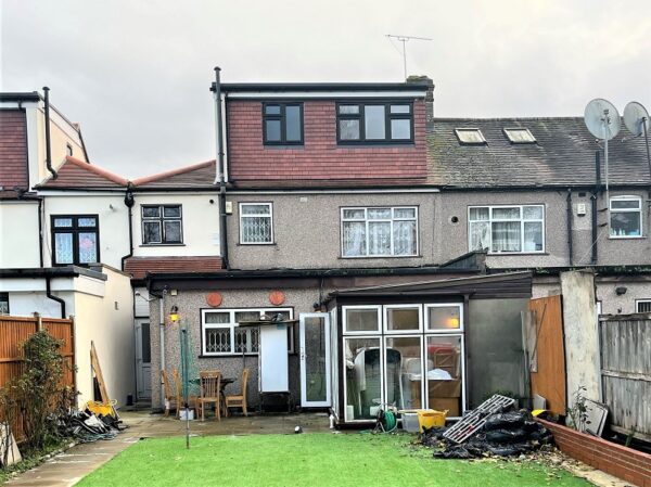 Fairlop Road, Barkingside IG6 2EN