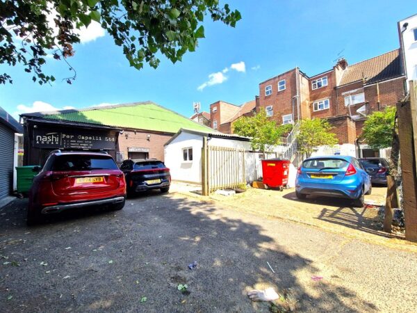 Connect Lane, Barkingside IG6 2AN
