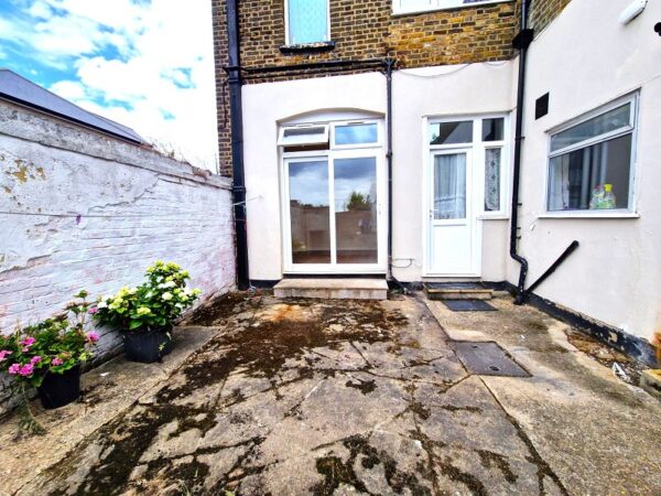Cranbrook Road, Ilford IG1 4UG