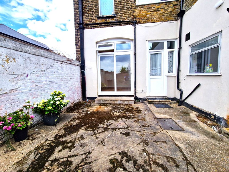 Cranbrook Road, Ilford IG1 4UG