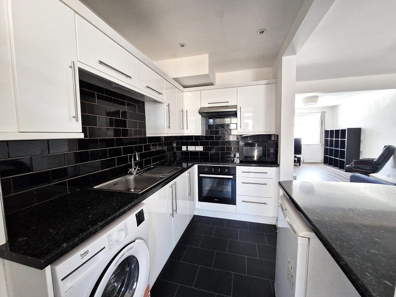 South End Road, Hornchurch RM12 5UB