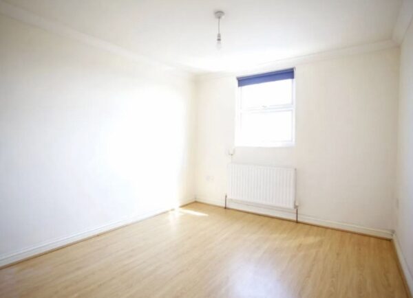 High Street, Barkingside IG6 2AR