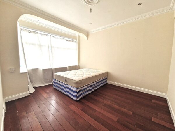Sandringham Gardens, Barkingside IG6 1NT