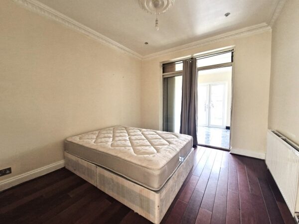 Sandringham Gardens, Barkingside IG6 1NT