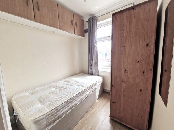 Sandringham Gardens, Barkingside IG6 1NT