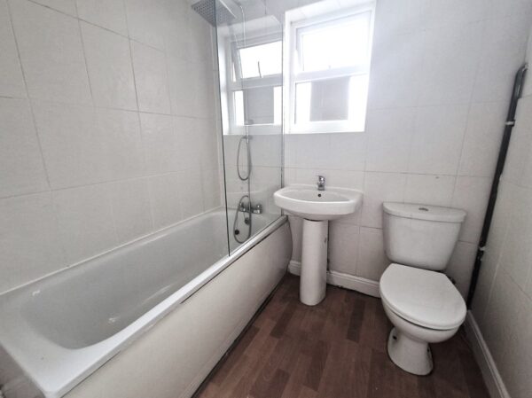 Lea Bridge Road, Leyton E10 7DY