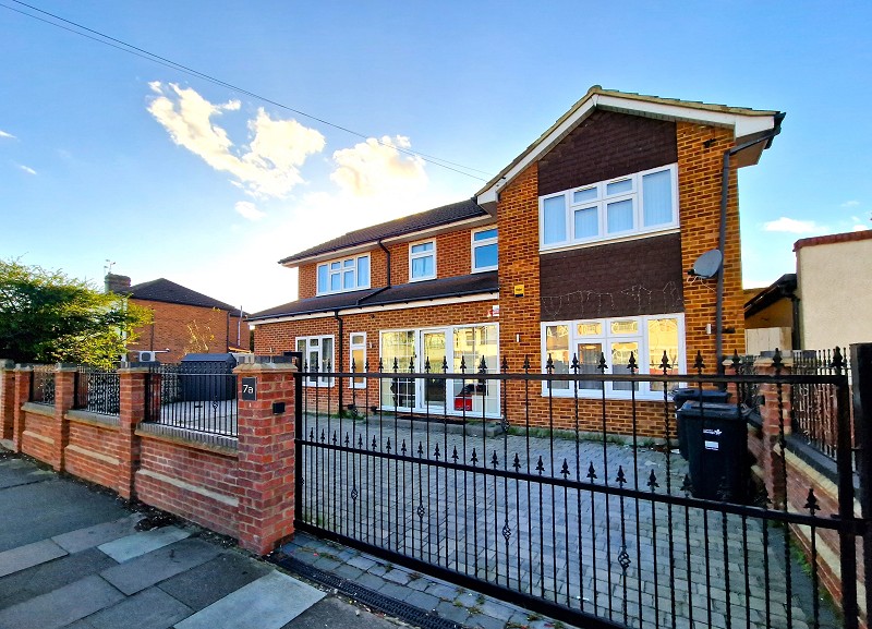 Craven Gardens, Barkingside IG6 1PG