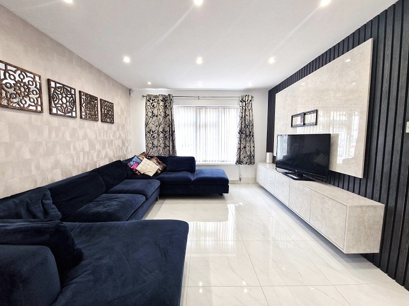 Craven Gardens, Barkingside IG6 1PG