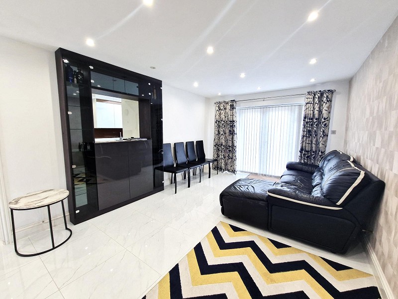 Craven Gardens, Barkingside IG6 1PG