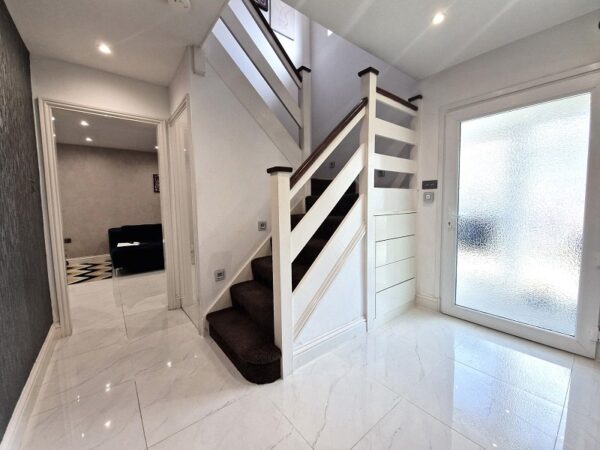 Craven Gardens, Barkingside IG6 1PG