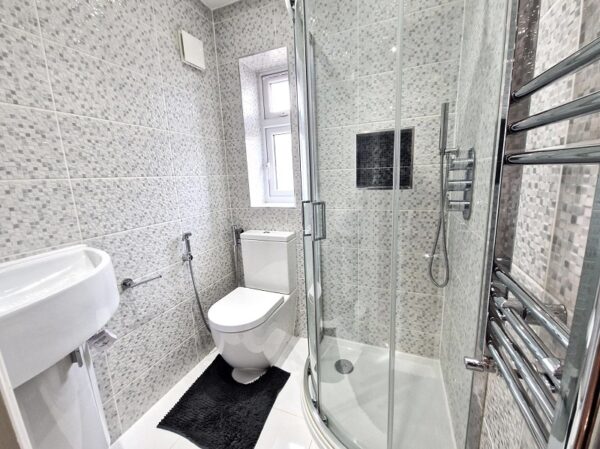 Craven Gardens, Barkingside IG6 1PG