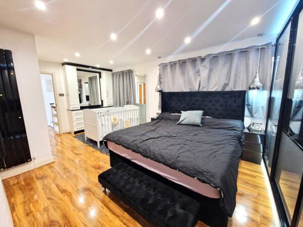 Craven Gardens, Barkingside IG6 1PG