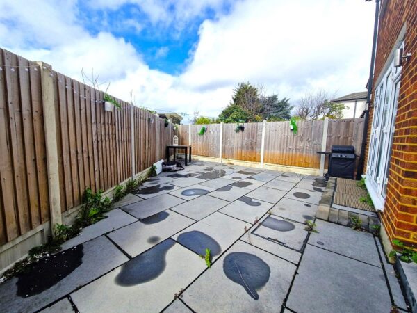 Craven Gardens, Barkingside IG6 1PG
