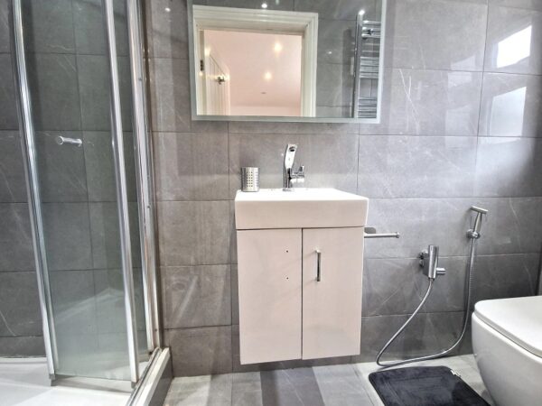 Craven Gardens, Barkingside IG6 1PG
