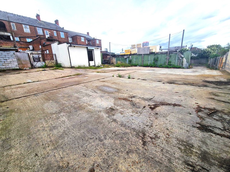 Clayhall Avenue, Ilford IG5 0NY