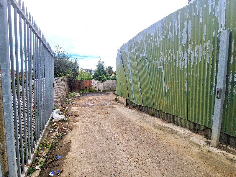 Clayhall Avenue, Ilford IG5 0NY