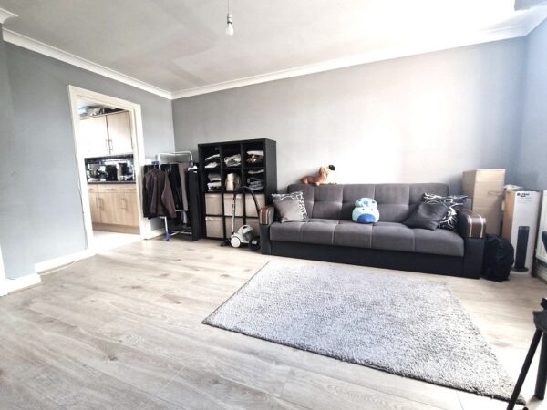 High Street, Barkingside IG6 2AR