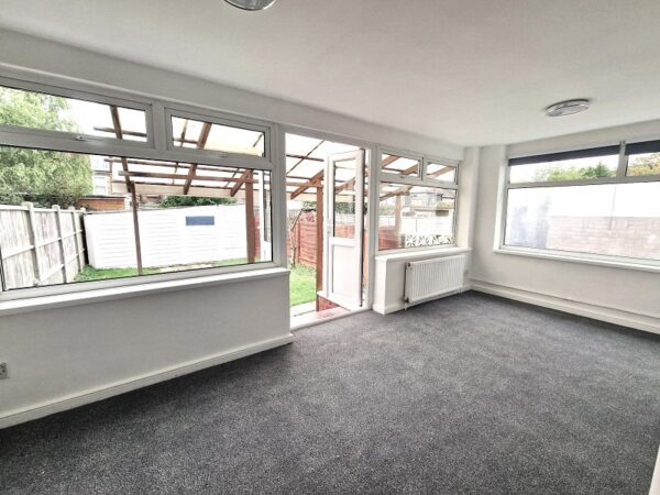 St. Johns Road, Chingford E4 9TB