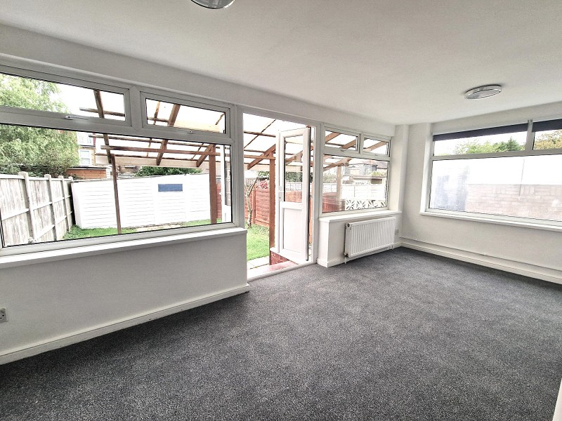 St. Johns Road, Chingford E4 9TB