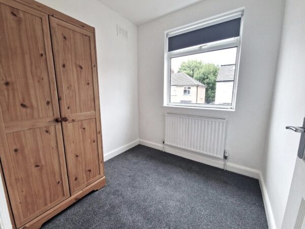 St. Johns Road, Chingford E4 9TB
