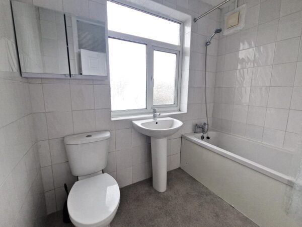 St. Johns Road, Chingford E4 9TB