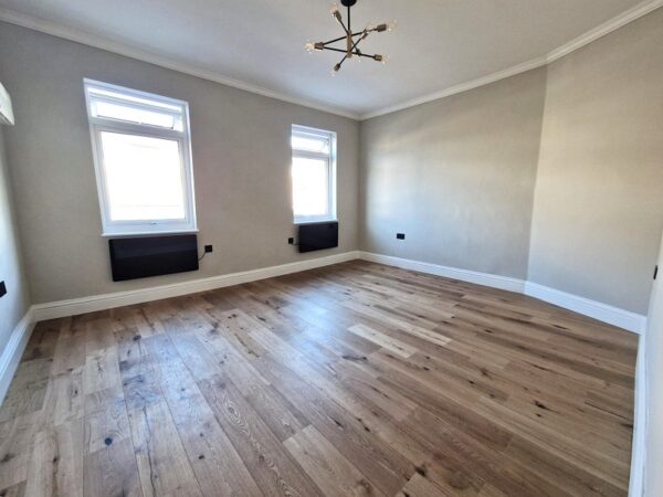 Old Church Road, Chingford E4 6ST