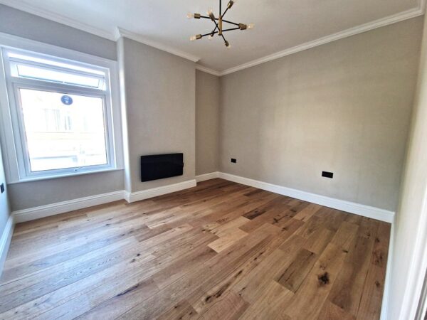 Old Church Road, Chingford E4 6ST