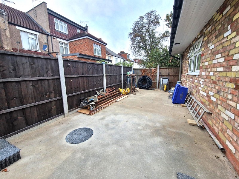 Beehive Lane, Redbridge IG4 5DX
