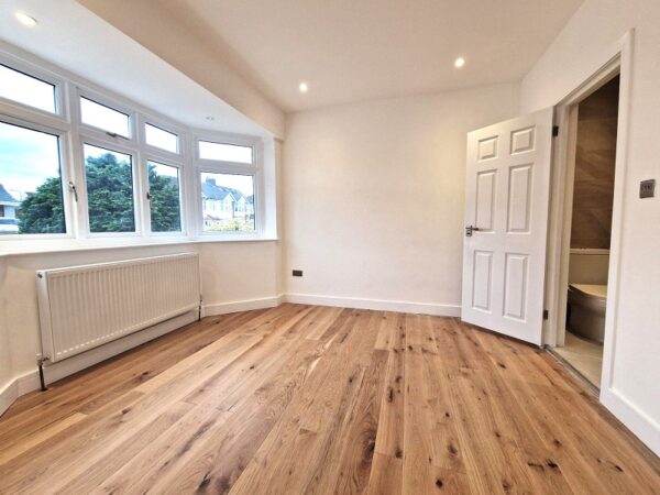Ewellhurst Road, Clayhall IG5 0PD
