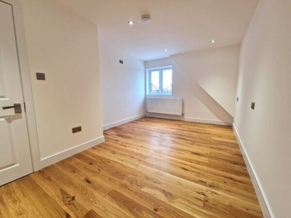 Ewellhurst Road, Clayhall IG5 0PD