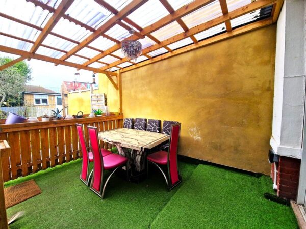 Berkeley Avenue, Clayhall IG5 0UP