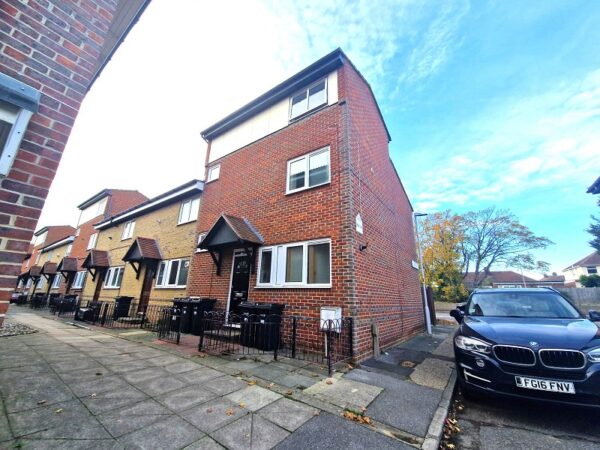 Tiptree Crescent, Clayhall IG5 0ST