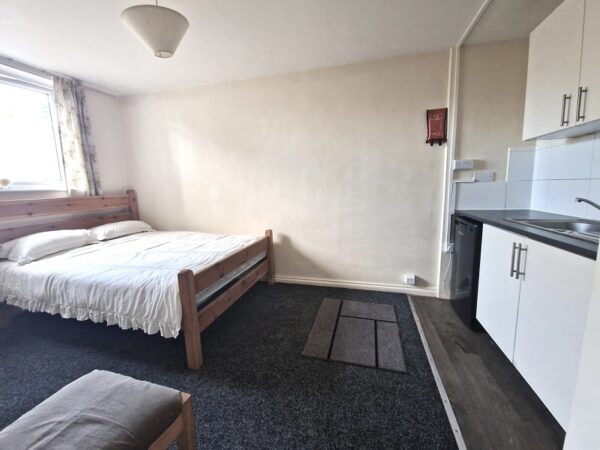 Tiptree Crescent, Ilford, Essex. IG5 0ST