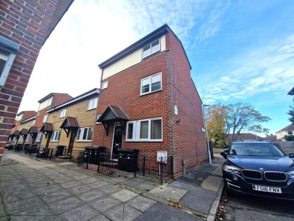 Tiptree Crescent, Ilford, Essex. IG5 0ST