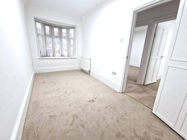 Marlands Road, Clayhall IG5 0JJ