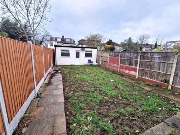 Marlands Road, Clayhall IG5 0JJ