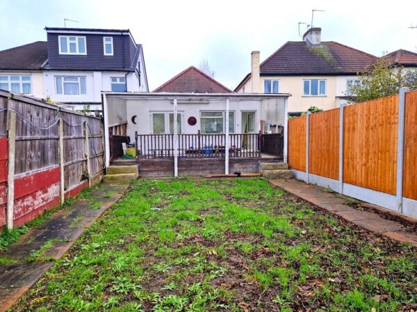 Marlands Road, Clayhall IG5 0JJ