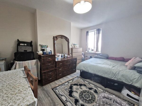 High Road Leyton, Leyton E10 6RF