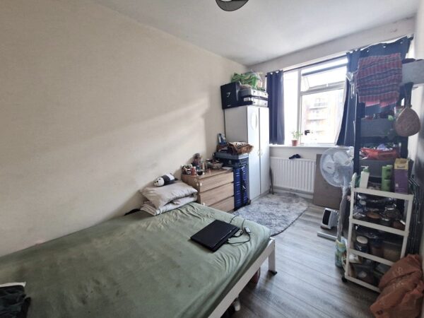 High Road Leyton, Leyton E10 6RF