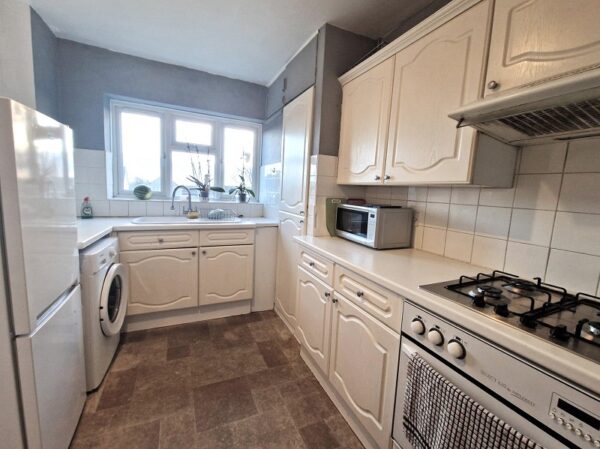 Burrow Road, Chigwell IG7 4HE