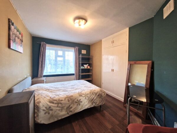 Burrow Road, Chigwell IG7 4HE