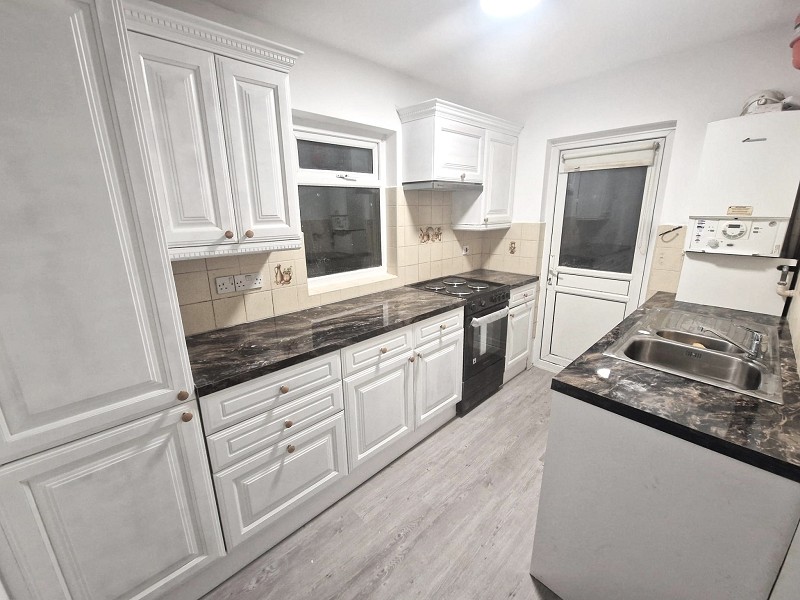 Eastern Avenue West, Chadwell Heath RM6 5SA